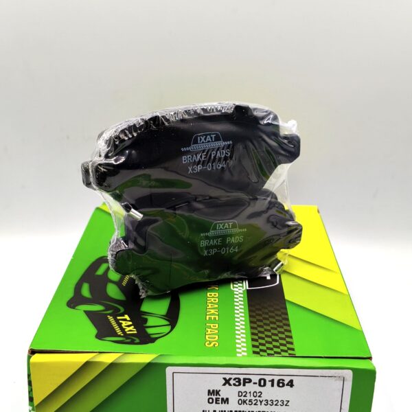 Колодки тормозные передние IXAT X3P0164 Camry/Vista CV30/SV30/35/SV32/33 1990-